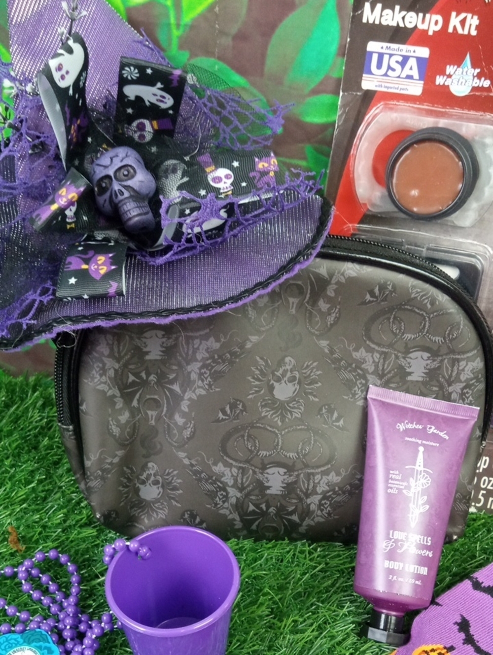 👻 Halloween Spooky Accessory Bundle - Picture 2 of 7